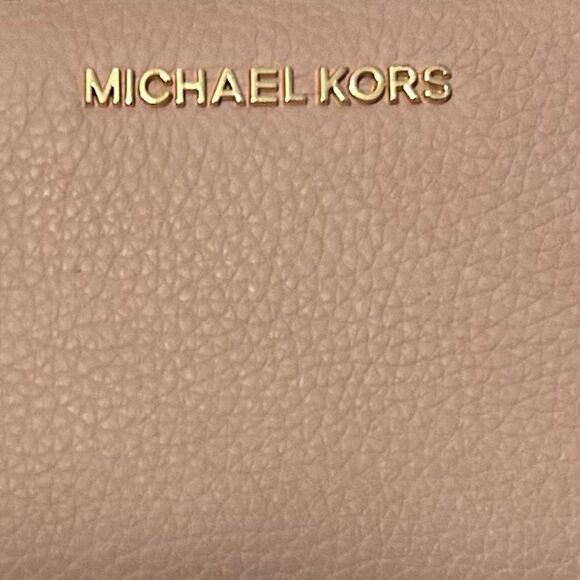 Michael Kors Pink Jet Set Zip around Wallet clutch 
Pebble Leather - Picture 5 of 10